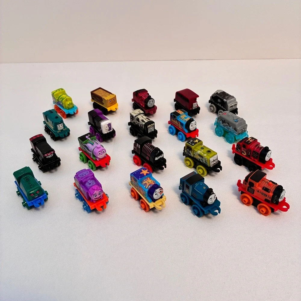 Fisher-Price Thomas & Friends Minis Toy Train 20 Pack Miniature Trains Unique
